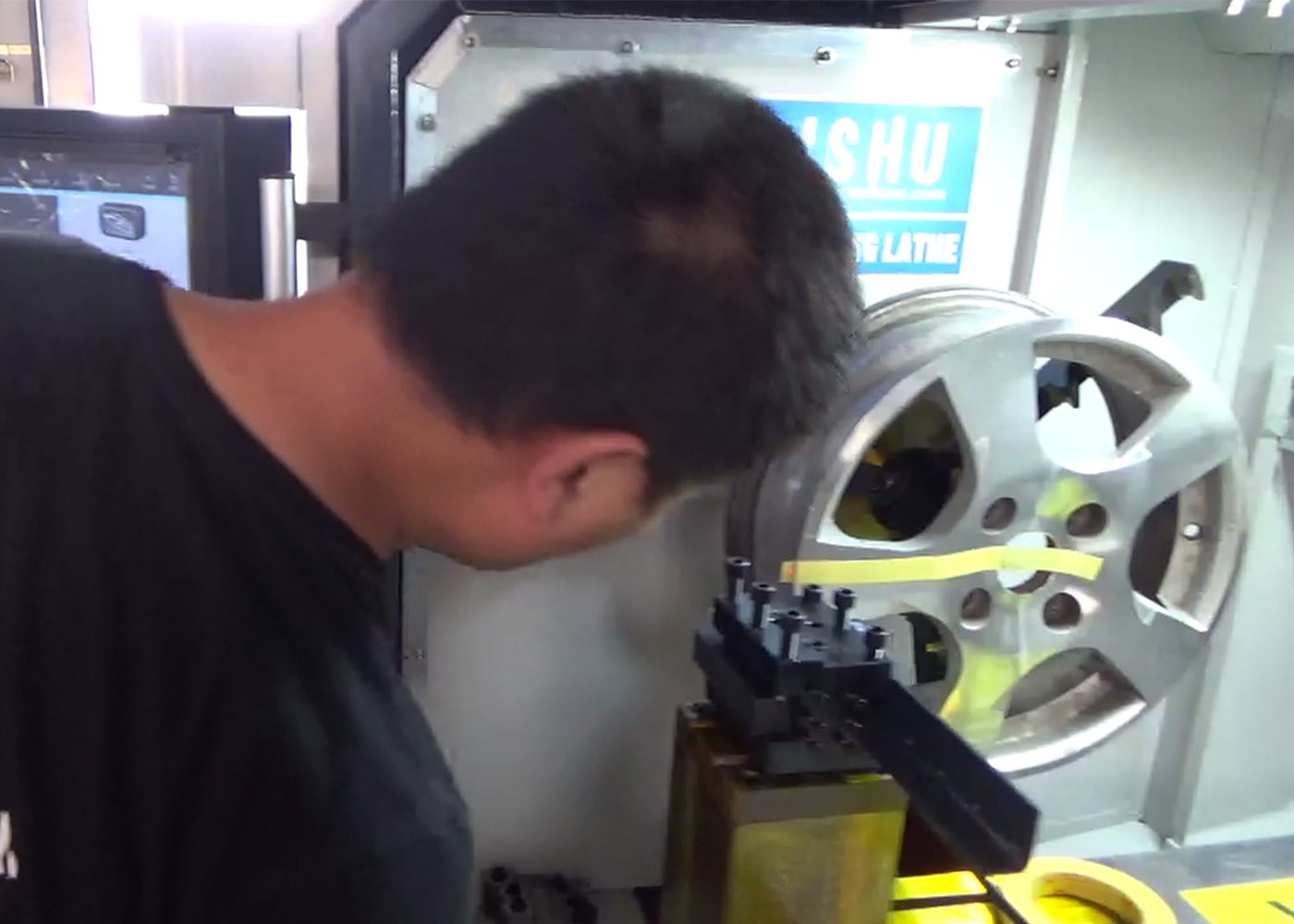 what is cnc wheel repair lathe