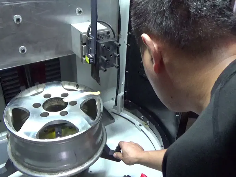 Revolutionize alloy repairs with wheel straightening equipment