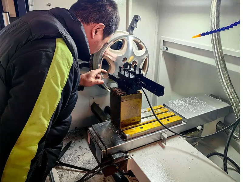 The Ultimate Guide to Choosing the Right CNC Wheel Repair Machine